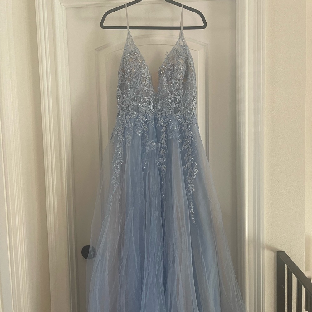 Elegant Blue Lace Evening Gown